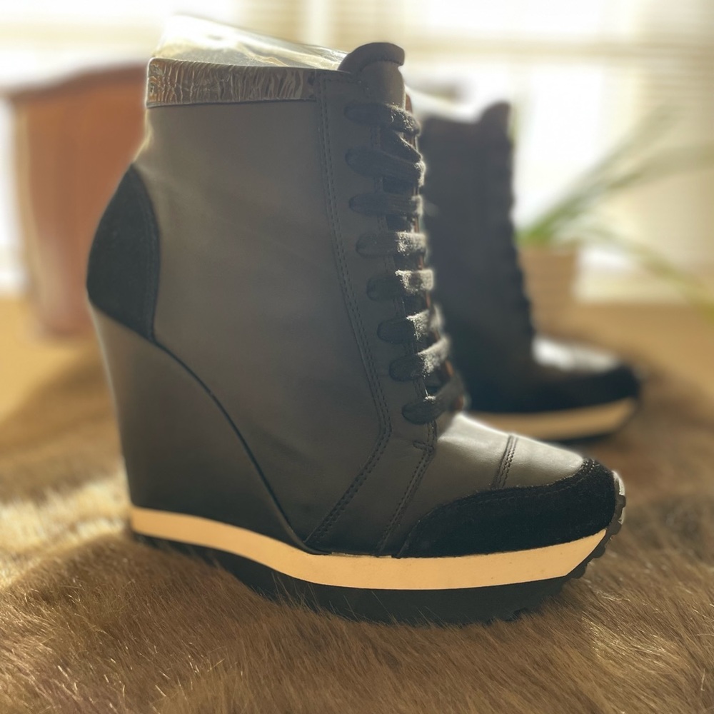 Ruthie David Henson Sneaker Heel, Black, Size 8